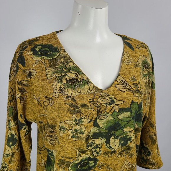 Angela Yellow Flower Knit Top Size M - Picture 2 of 11